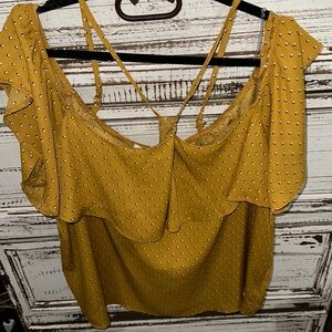 Maurice’s gold cold shoulder blouse adjustable straps really cute size 2x